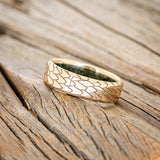 "ECHO" - DRAGON SCALE WEDDING RING FEATURING A MOSS LINED BAND-2