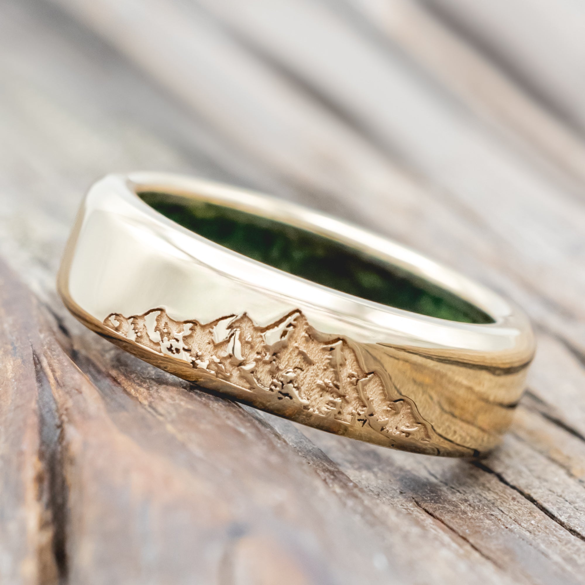 "HORIZON" - MOUNTAIN ENGRAVED WEDDING BAND WITH CUSTOM LINING