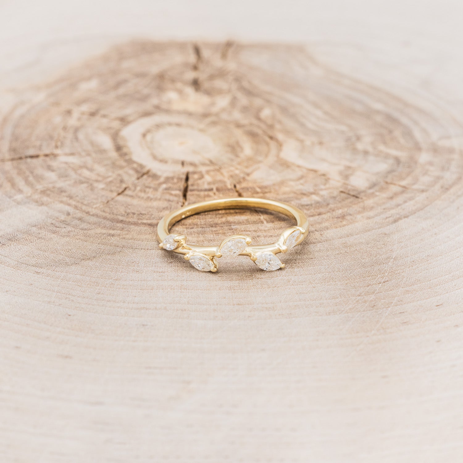 "IDHAL" - MARQUISE DIAMOND LEAF RING WITH 14K GOLD-17