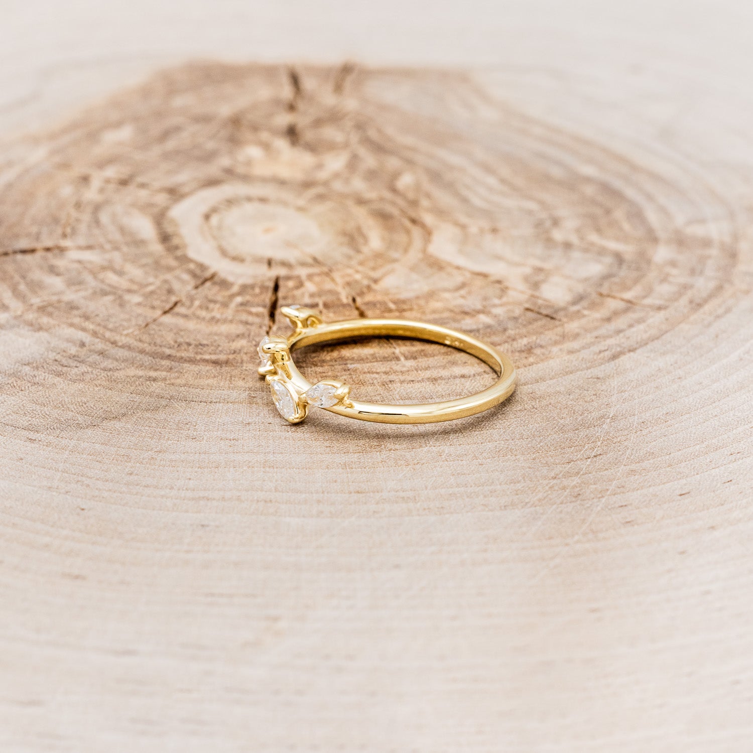 "IDHAL" - MARQUISE DIAMOND LEAF RING WITH 14K GOLD-16