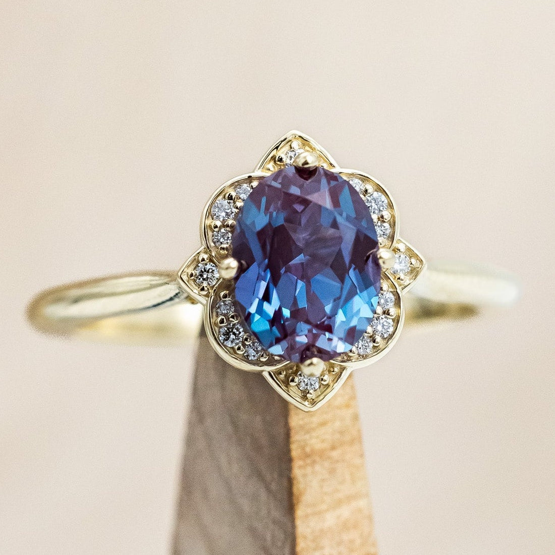 "JANE" - OVAL LAB-GROWN ALEXANDRITE ENGAGEMENT RING WITH DIAMONDS ACCENTS-Staghead Designs