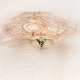 "JENNY FROM THE BLOCK" - TRIANGLE MOSS AGATE ENGAGEMENT RING WITH DIAMOND V-SHAPED TRACER