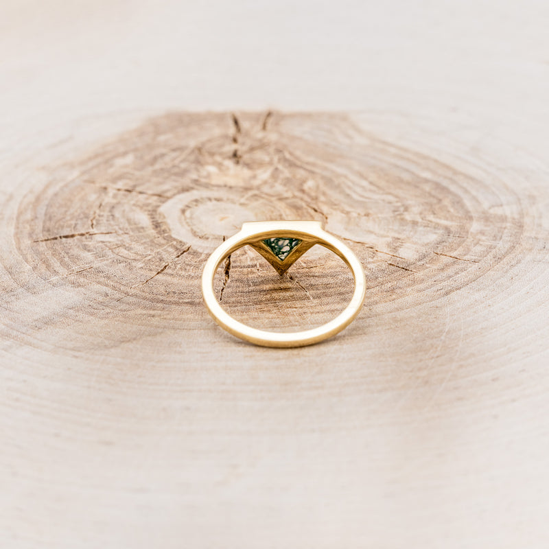 "JENNY FROM THE BLOCK" - TRIANGLE MOSS AGATE ENGAGEMENT RING WITH DIAMOND V-SHAPED TRACER-10