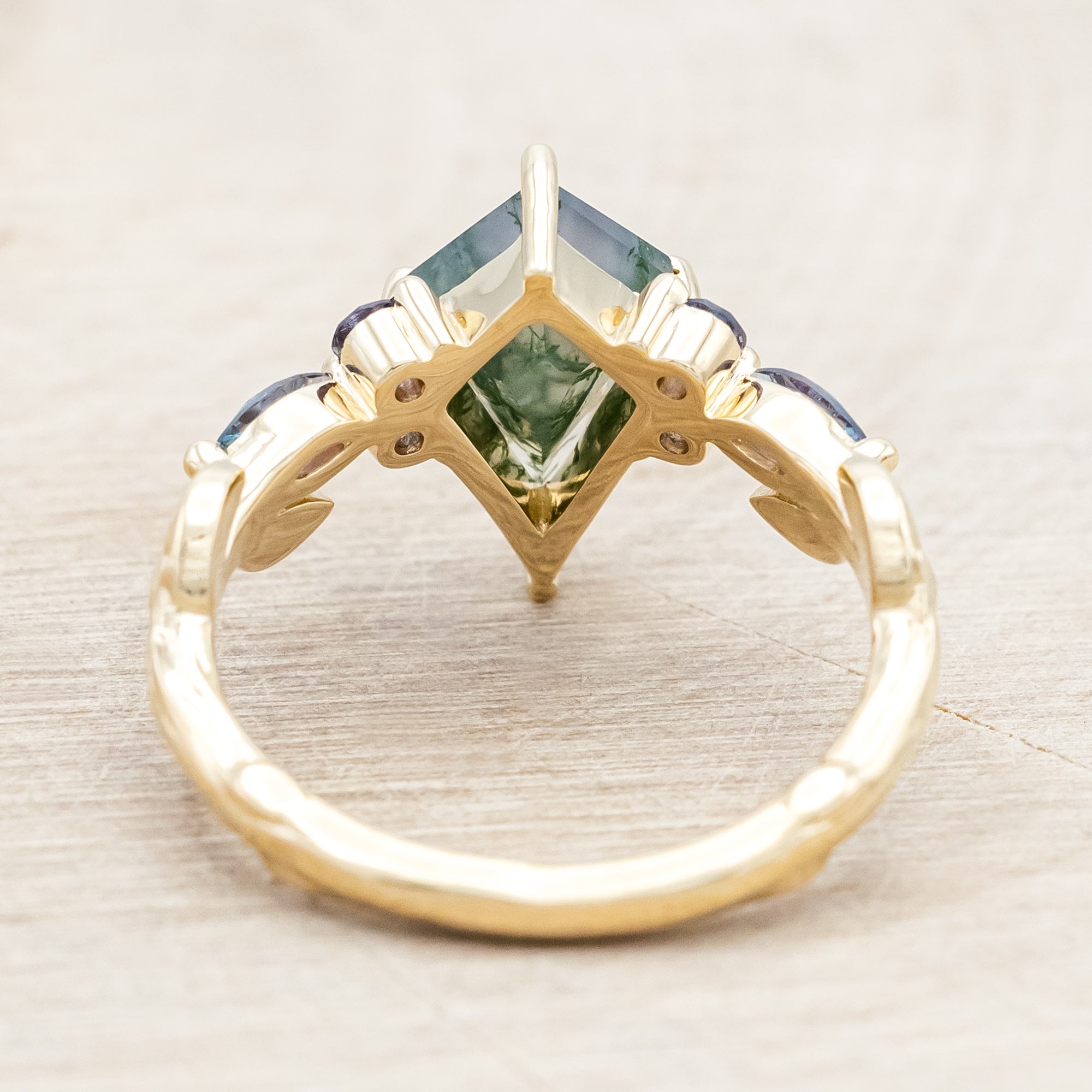 "JUNIPER" - LEAF-INSPIRED KITE CUT MOSS AGATE ENGAGEMENT RING WITH DIAMOND & LAB-GROWN ALEXANDRITE ACCENTS-Staghead Designs