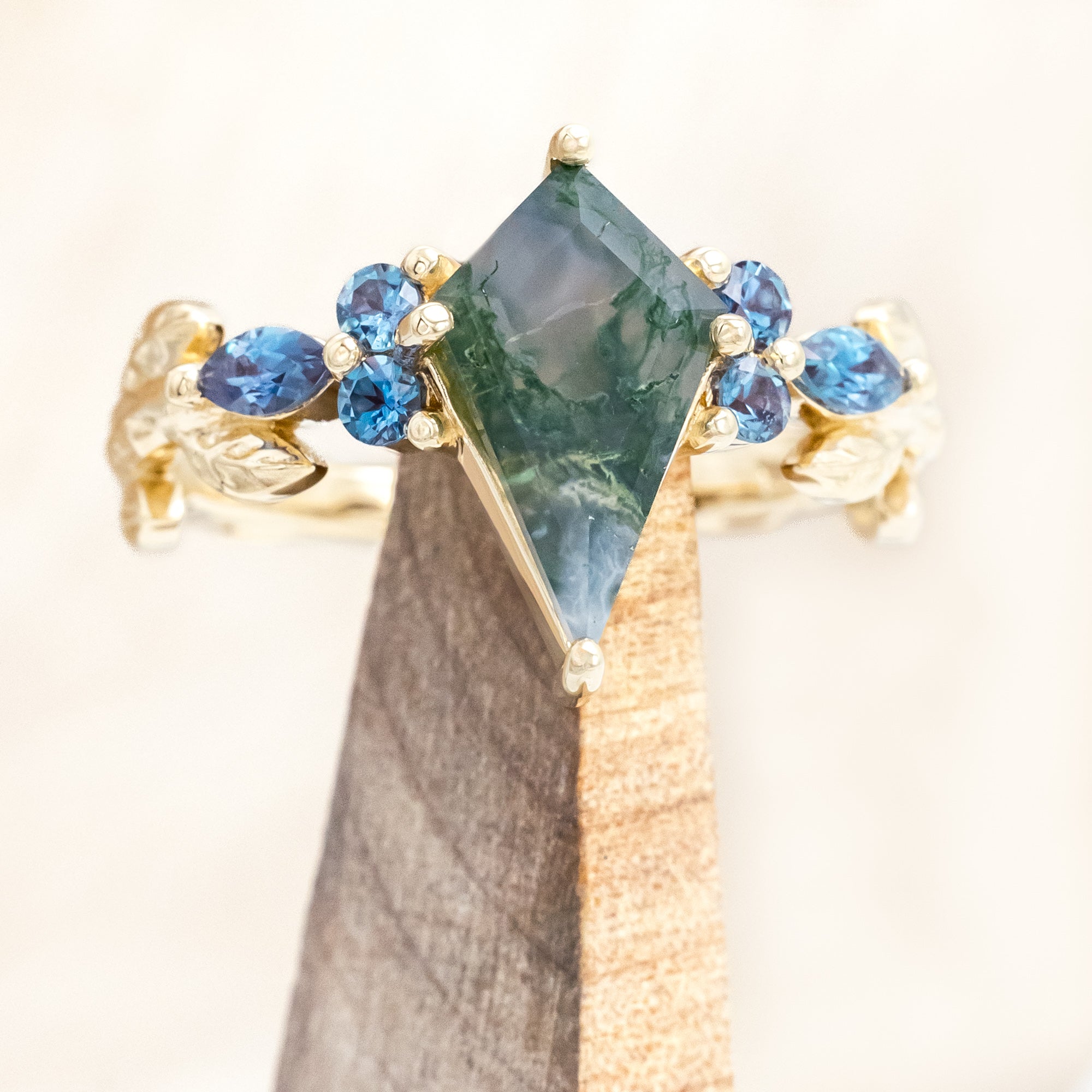 "JUNIPER" - LEAF-INSPIRED KITE CUT MOSS AGATE ENGAGEMENT RING WITH DIAMOND & LAB-GROWN ALEXANDRITE ACCENTS-Staghead Designs