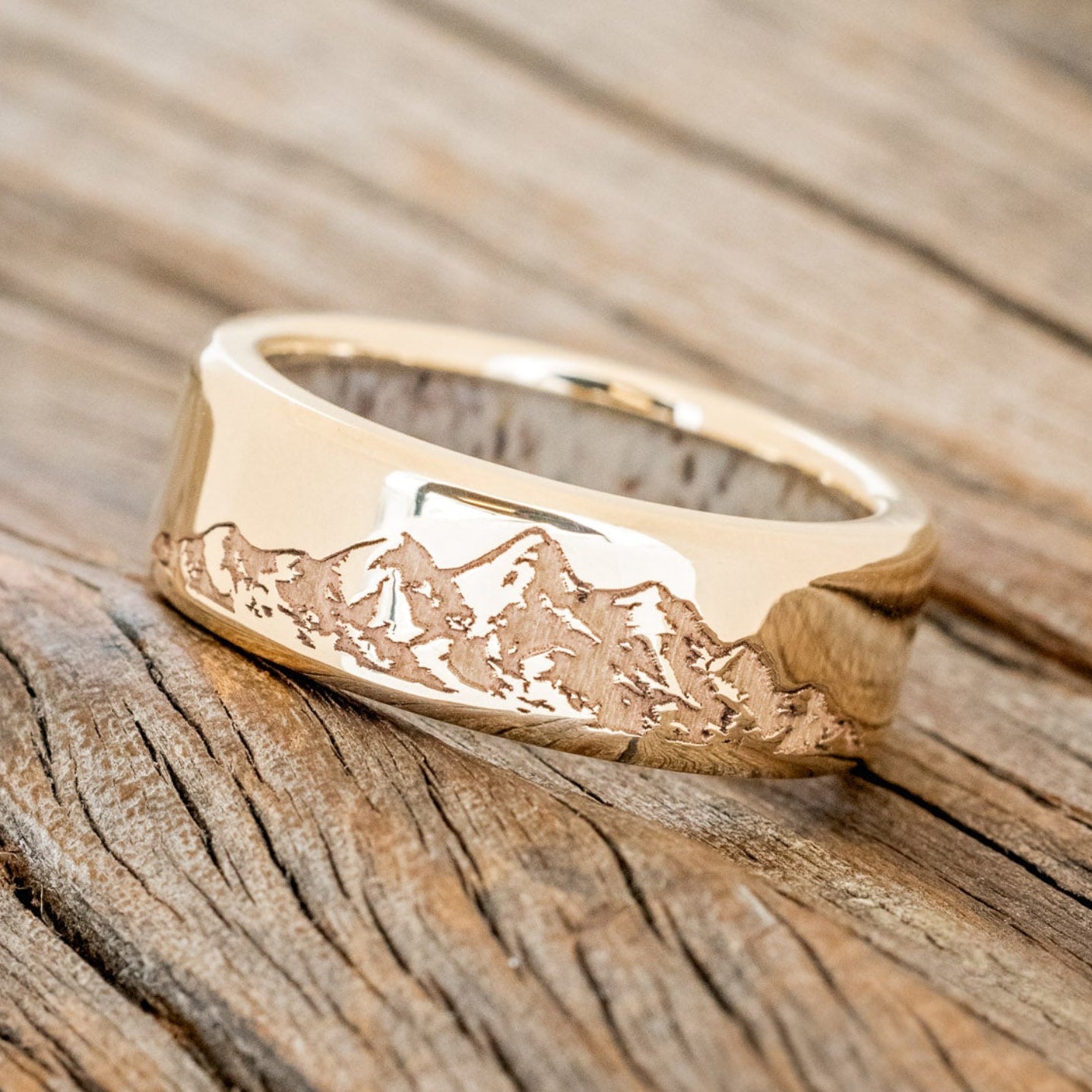 MOUNTAIN ENGRAVED WEDDING BAND WITH LINING-Staghead Designs