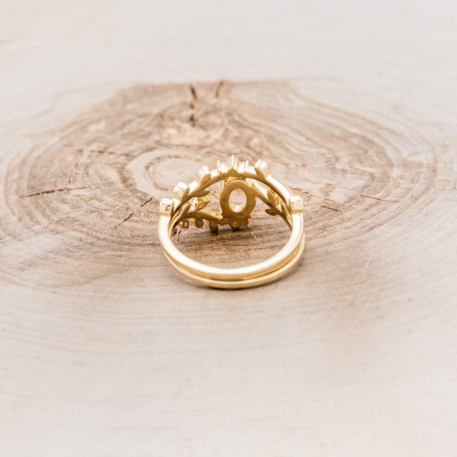 "CAELUM" - VINE STYLE OVAL MORGANITE ENGAGEMENT RING SET WITH LEAF & DIAMOND ACCENTS-6