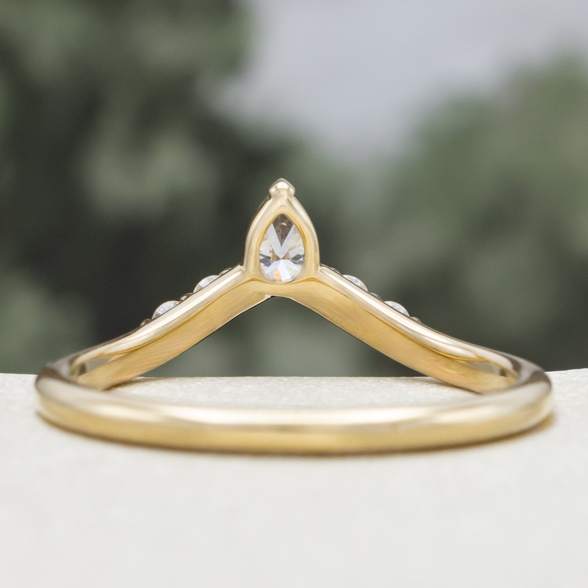 "OCTAVIA" - V-SHAPED DIAMOND TRACER-Staghead Designs