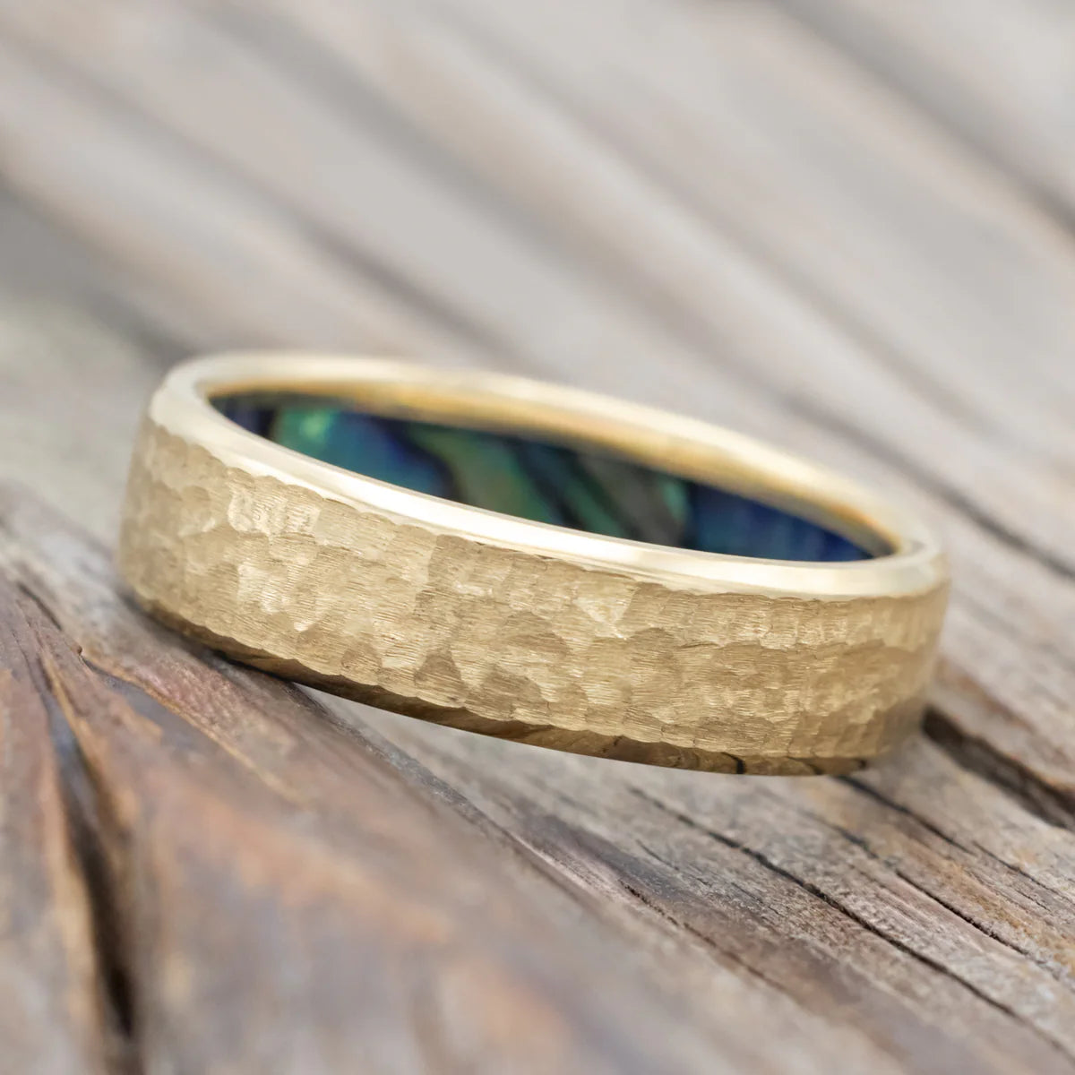 "Hyperion" - Paua Shell Lined Wedding Band With A Hammered Finish - 14K Yellow Gold (6mm) - Size 9 1/4