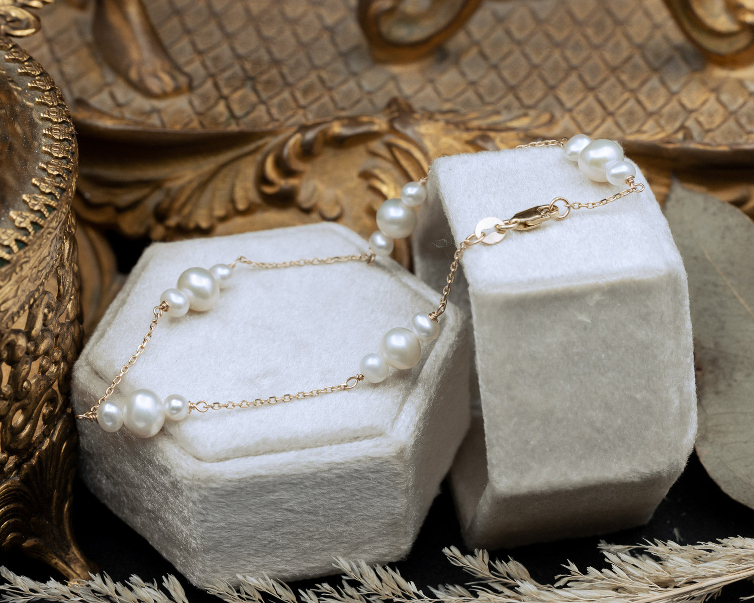 14K GOLD WHITE FRESHWATER PEARL BRACELET-Staghead Designs