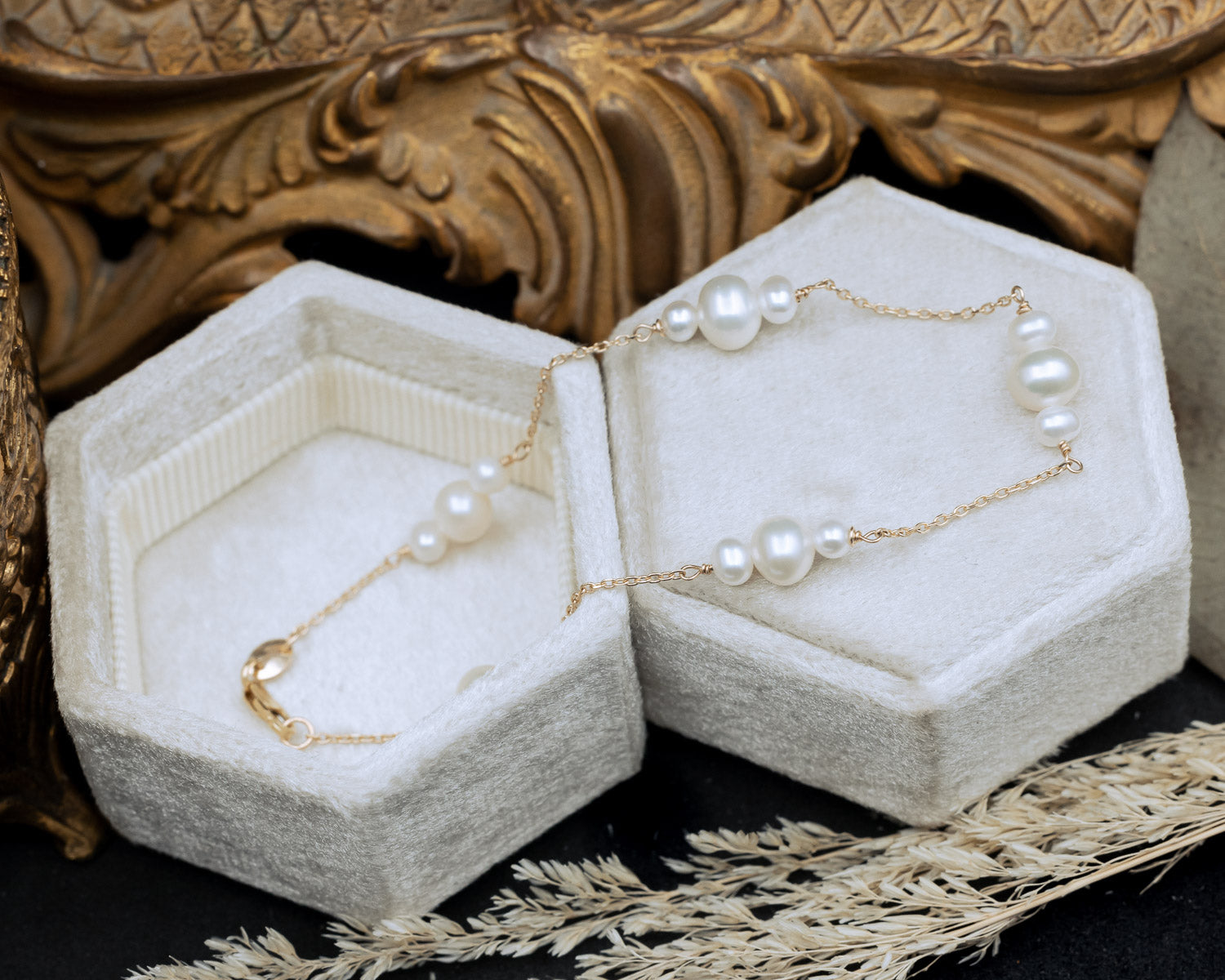 14K GOLD WHITE FRESHWATER PEARL BRACELET-Staghead Designs