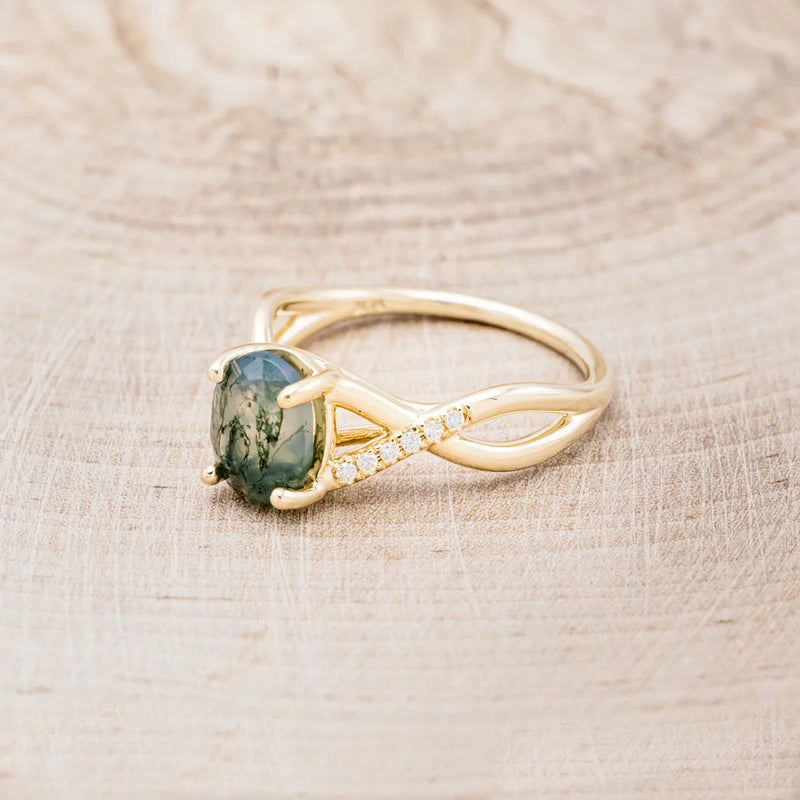 "ROSLYN" - OVAL MOSS AGATE ENGAGEMENT RING WITH DIAMOND ACCENTS - 14K YELLOW GOLD - SIZE 3 3/4