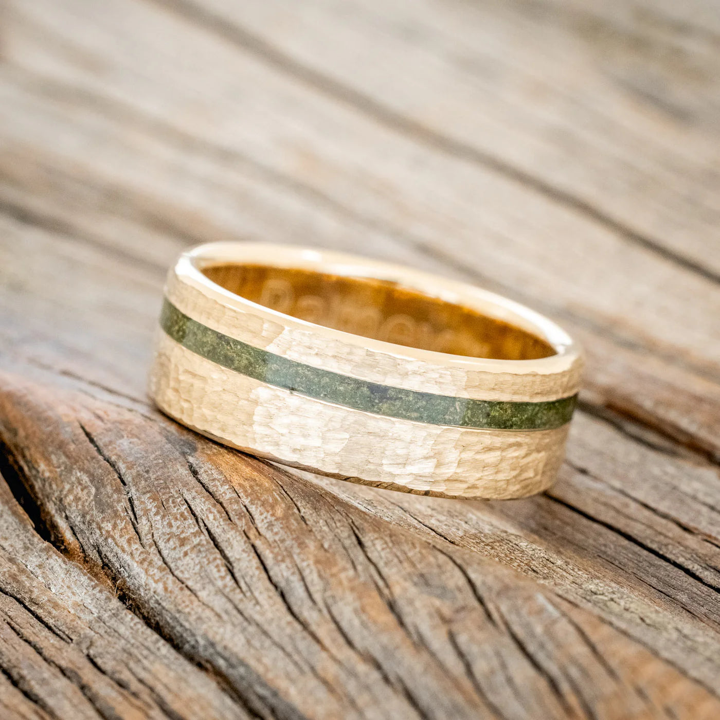"VERTIGO" - WEDDING BAND WITH NATURAL MOSS INLAY FEATURING A HAMMERED BAND- 14K YELLOW GOLD - SIZE 11-Staghead Designs