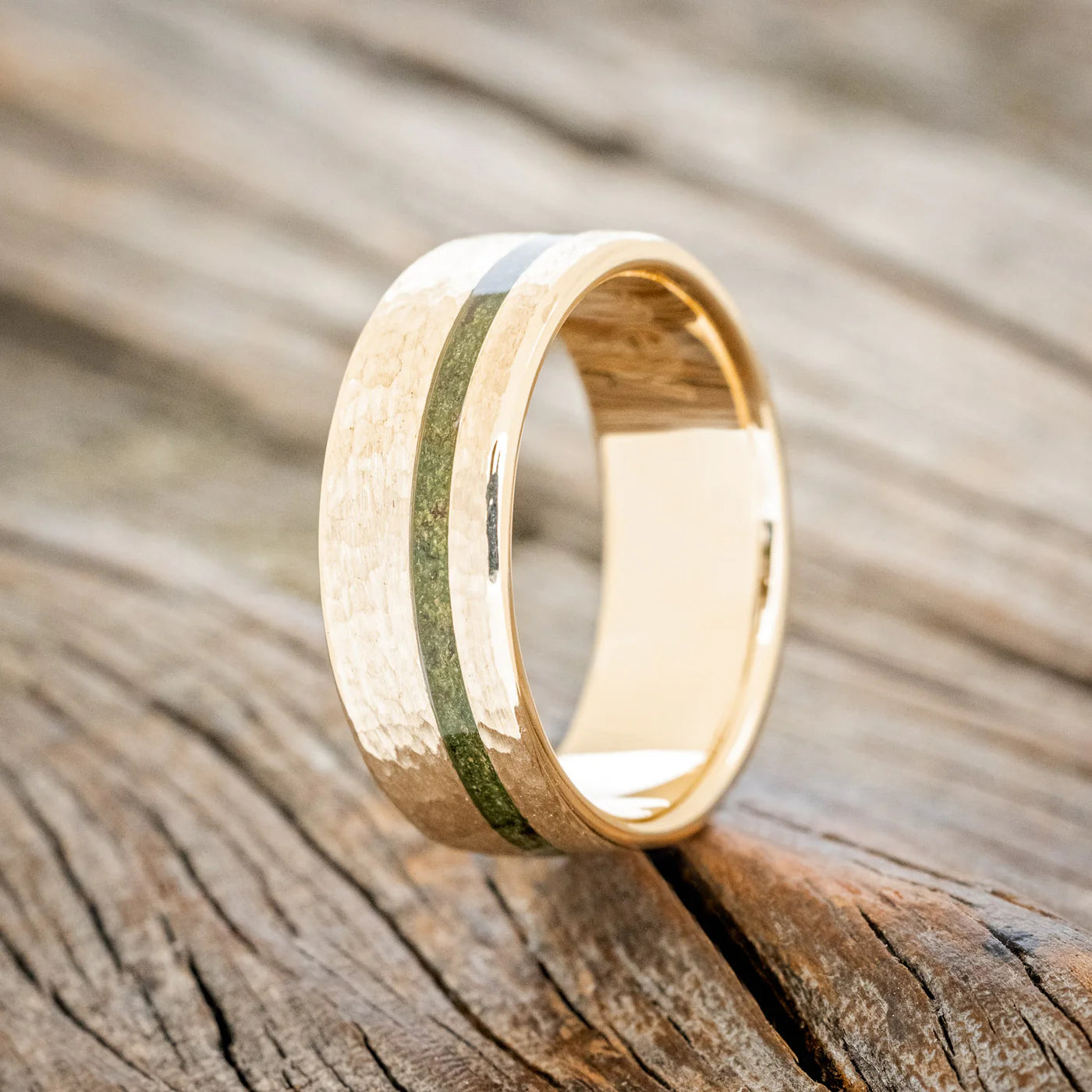 "VERTIGO" - WEDDING BAND WITH NATURAL MOSS INLAY FEATURING A HAMMERED BAND- 14K YELLOW GOLD - SIZE 11-Staghead Designs