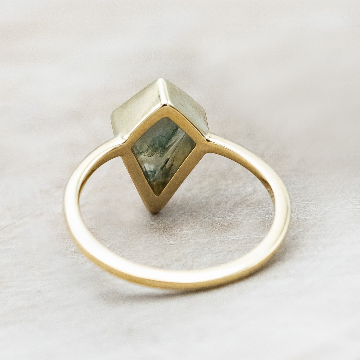 "WILLA" - KITE CUT MOSS AGATE SOLITAIRE ENGAGEMENT RING WITH TRACER-Staghead Designs