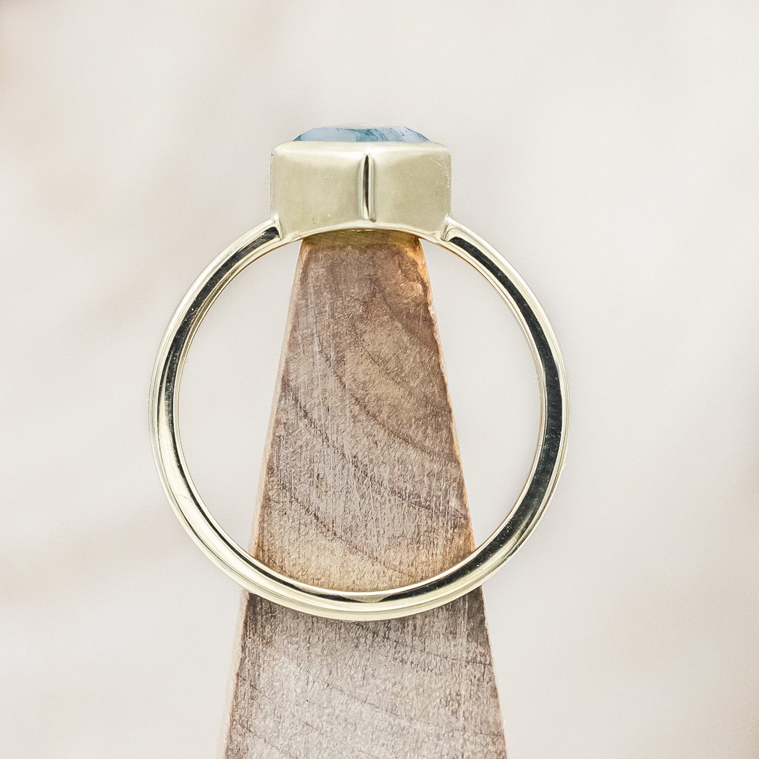 "WILLA" - KITE CUT MOSS AGATE SOLITAIRE ENGAGEMENT RING WITH TRACER-Staghead Designs