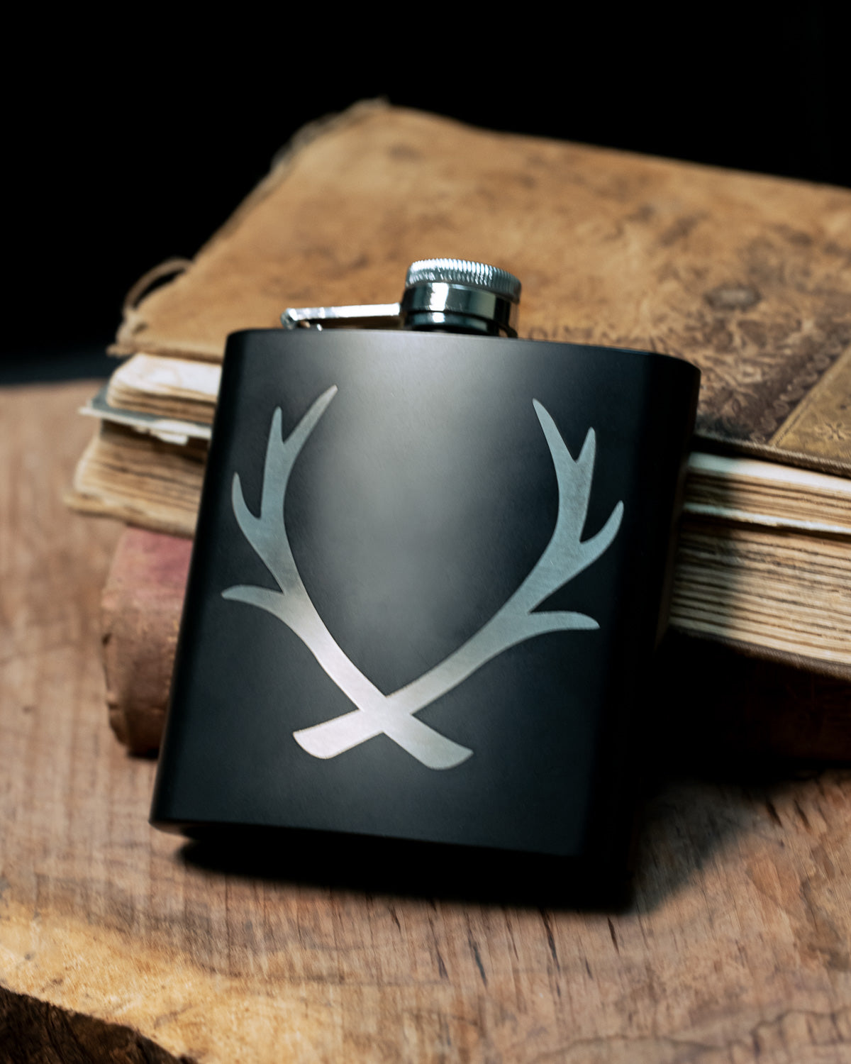 CUSTOM ENGRAVED FLASK-Staghead Designs