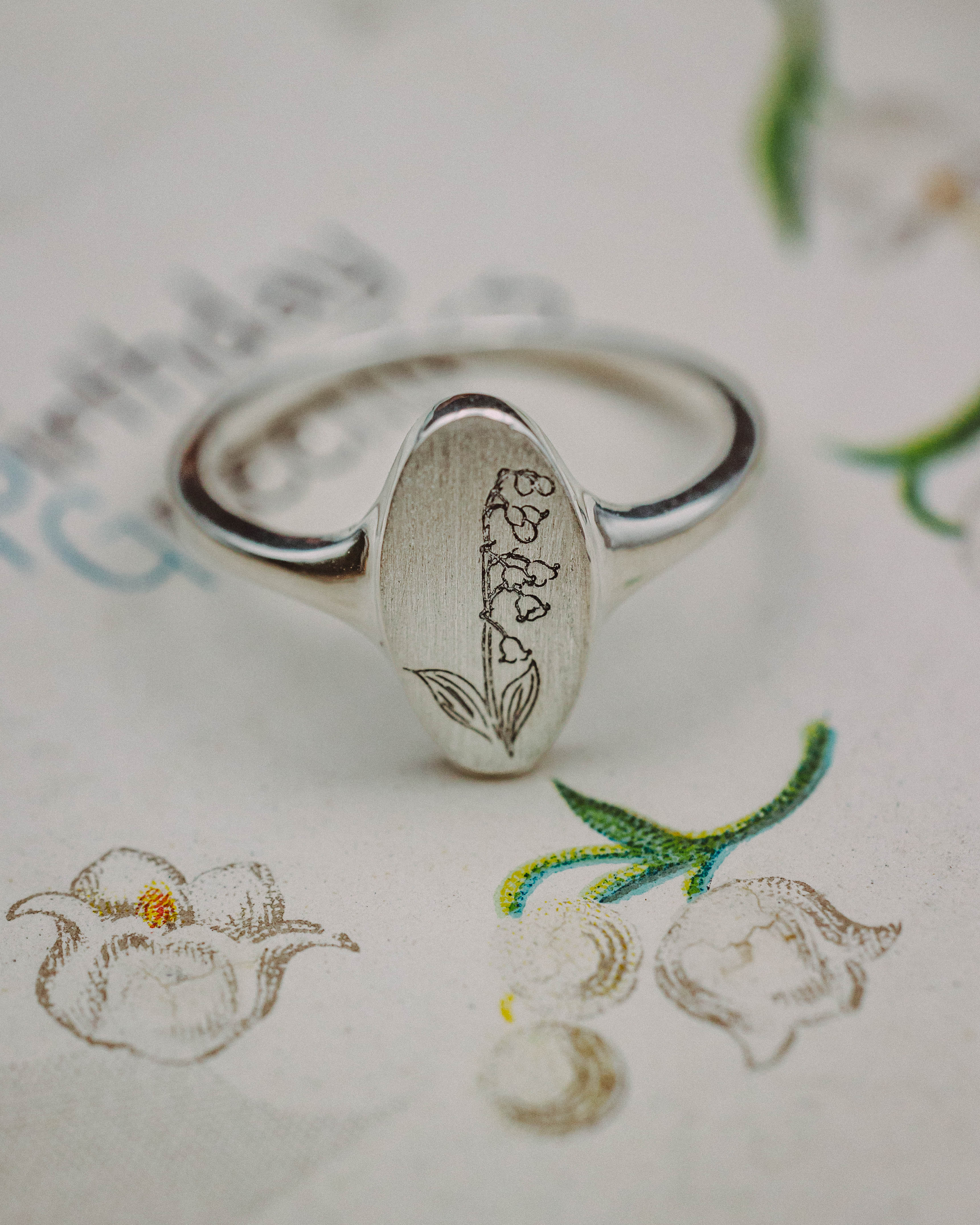 FLORAL INSPIRED ENGRAVABLE SIGNET RING-Staghead Designs