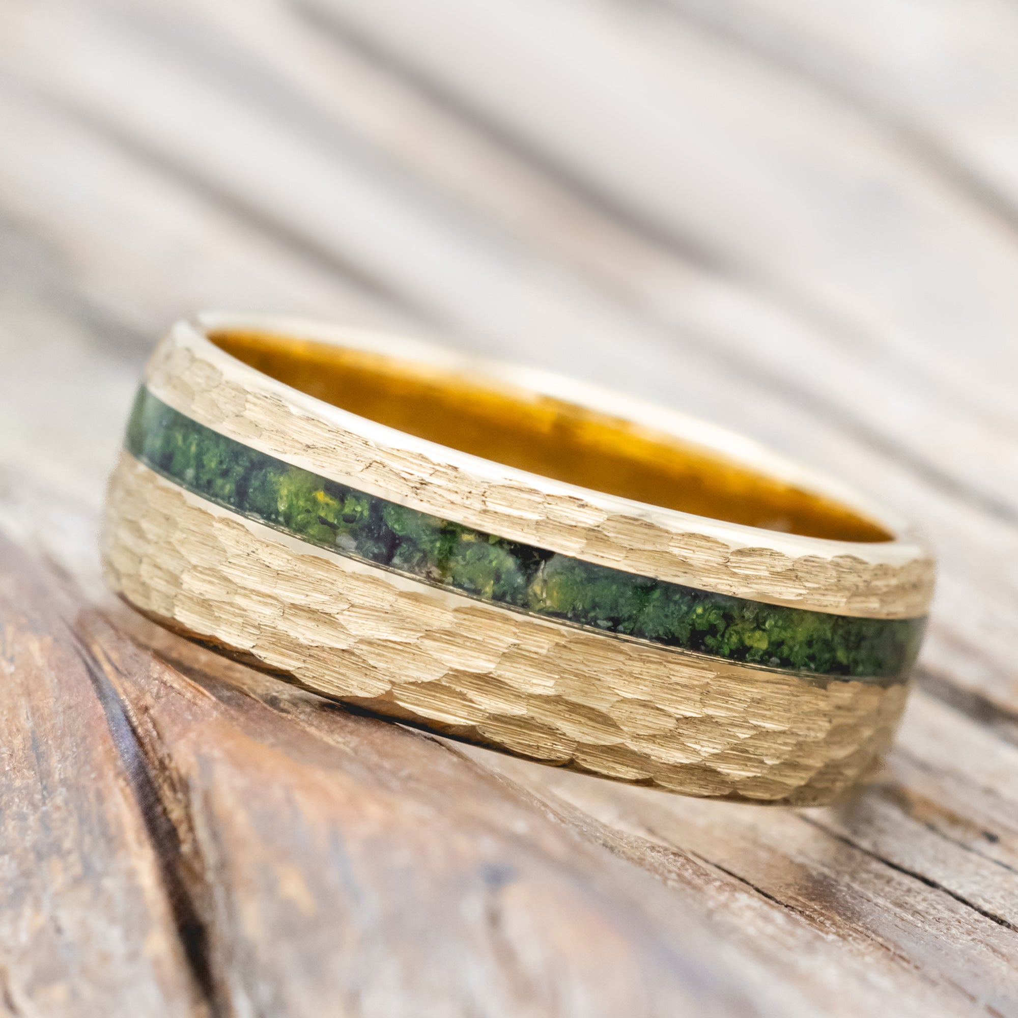"VERTIGO" - WEDDING BAND WITH NATURAL MOSS INLAY-Staghead Designs