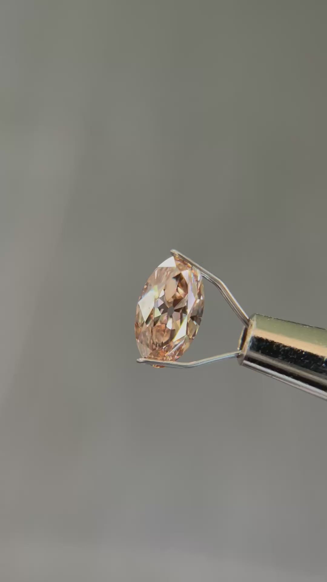 1.5ct 10.08x5.78x3.63mm Oval Old Mine Cut Lab Champagne Diamond - VS1
