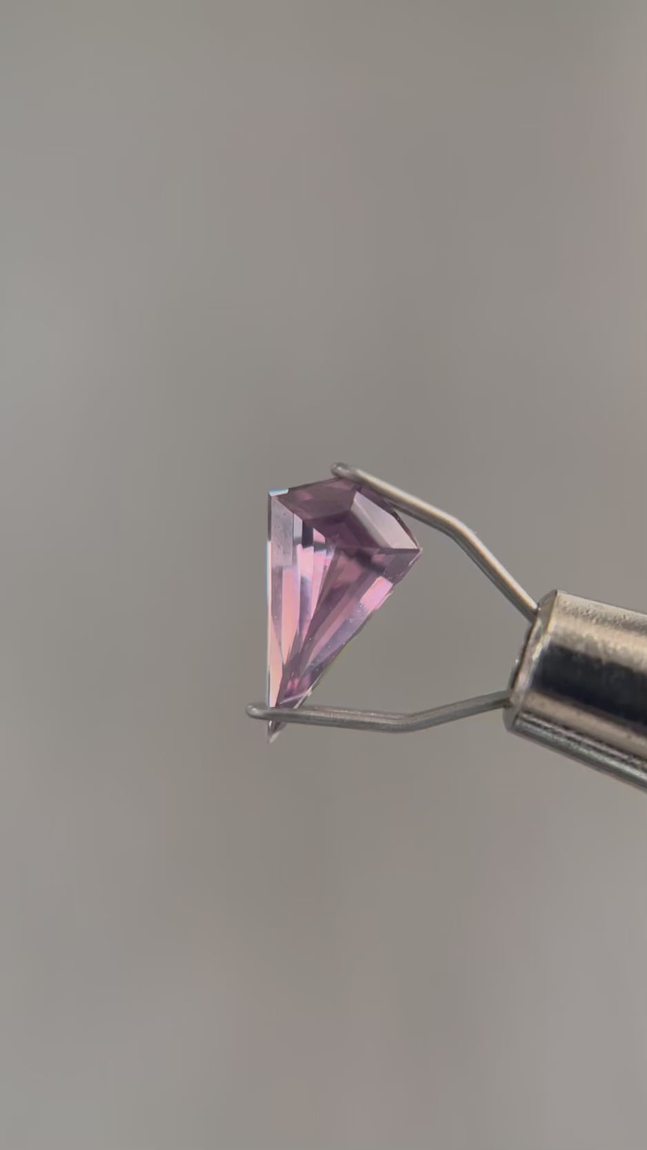 0.635ct 9.21x5.18x3.06mm Kite Cut Fancy Spinel