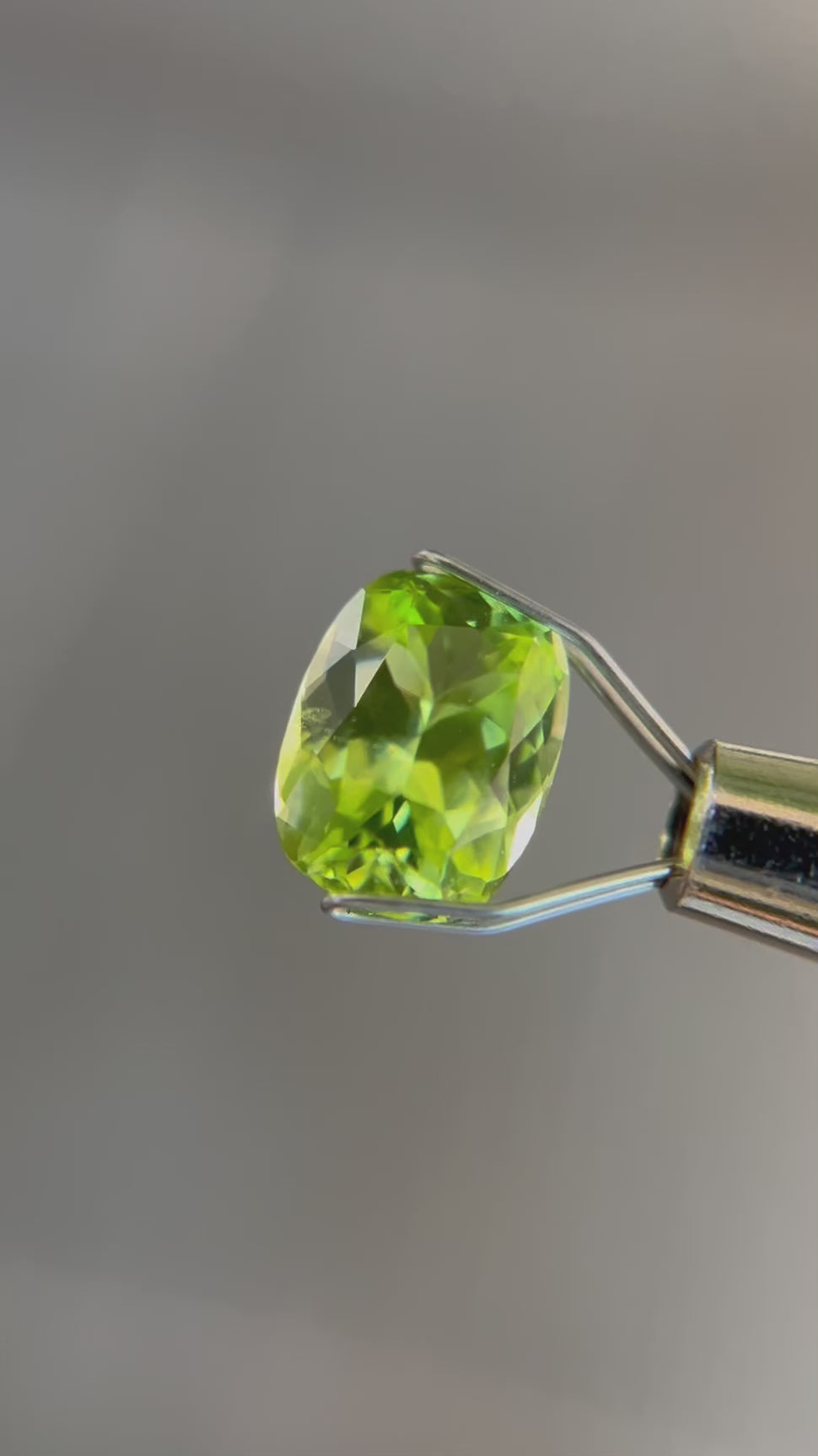 2.53ct 9.3x7.1x4.98mm Cushion Brilliant Cut Green Peridot