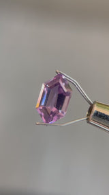 1.54ct ELONGATED HEXAGON CUT AMETHYST