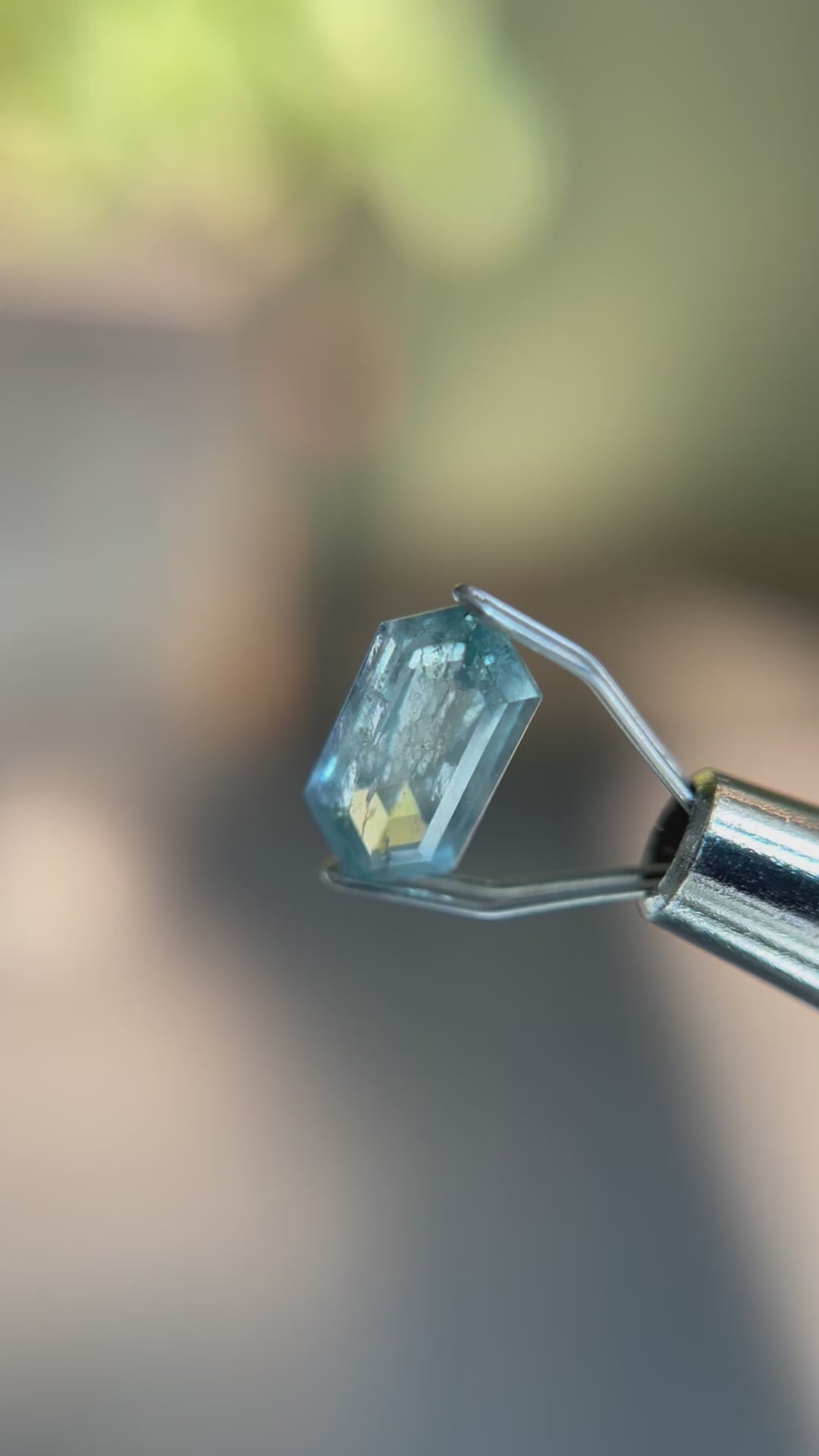 1.65ct 10.02x5.03x3.53mm ELONGATED HEXAGON CUT GREEN MONTANA SAPPHIRE