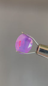 1.77ct 8.6x6.8x3.5mm OVAL BRILLIANT CUT OPALESCENT PINK SAPPHIRE