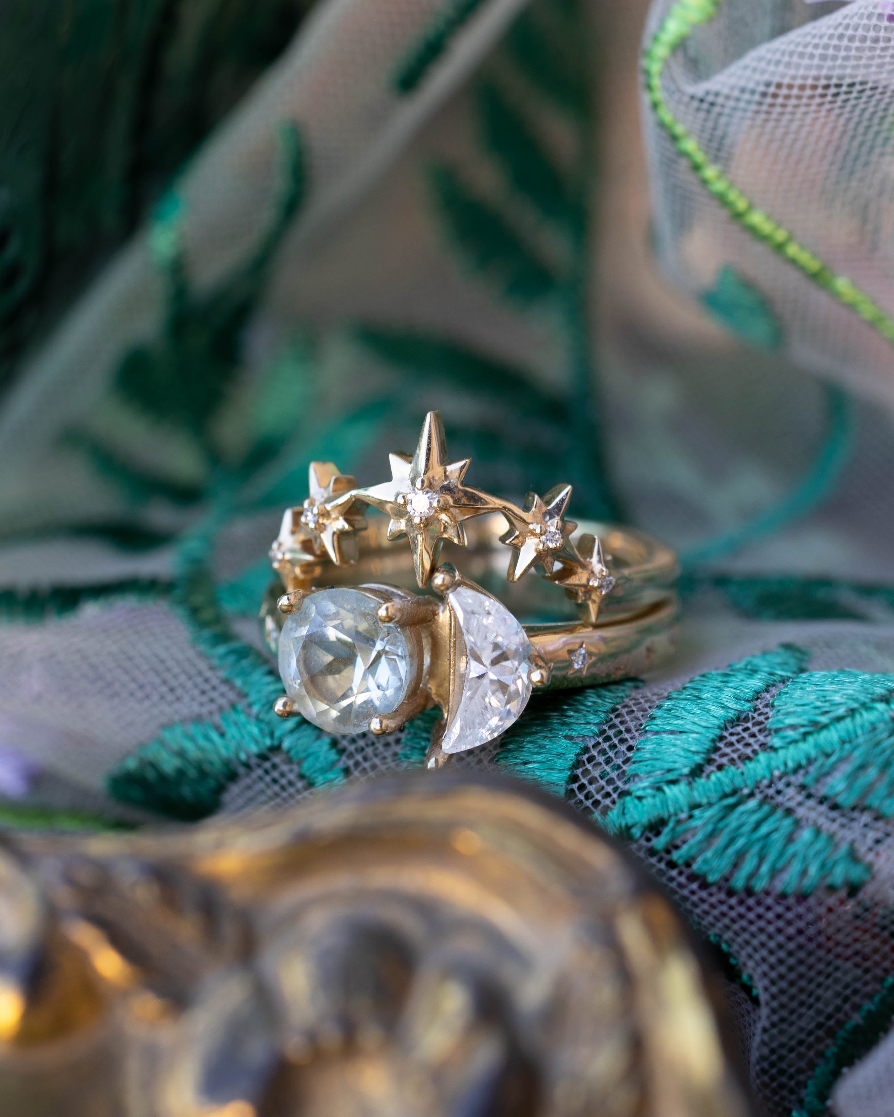 "SIDRA" - TOI ET MOI ROUND CUT GREEN PRASIOLITE ENGAGEMENT RING WITH CRESCENT MOON MOISSANITE ACCENT & DIAMOND TRACER-Staghead Designs