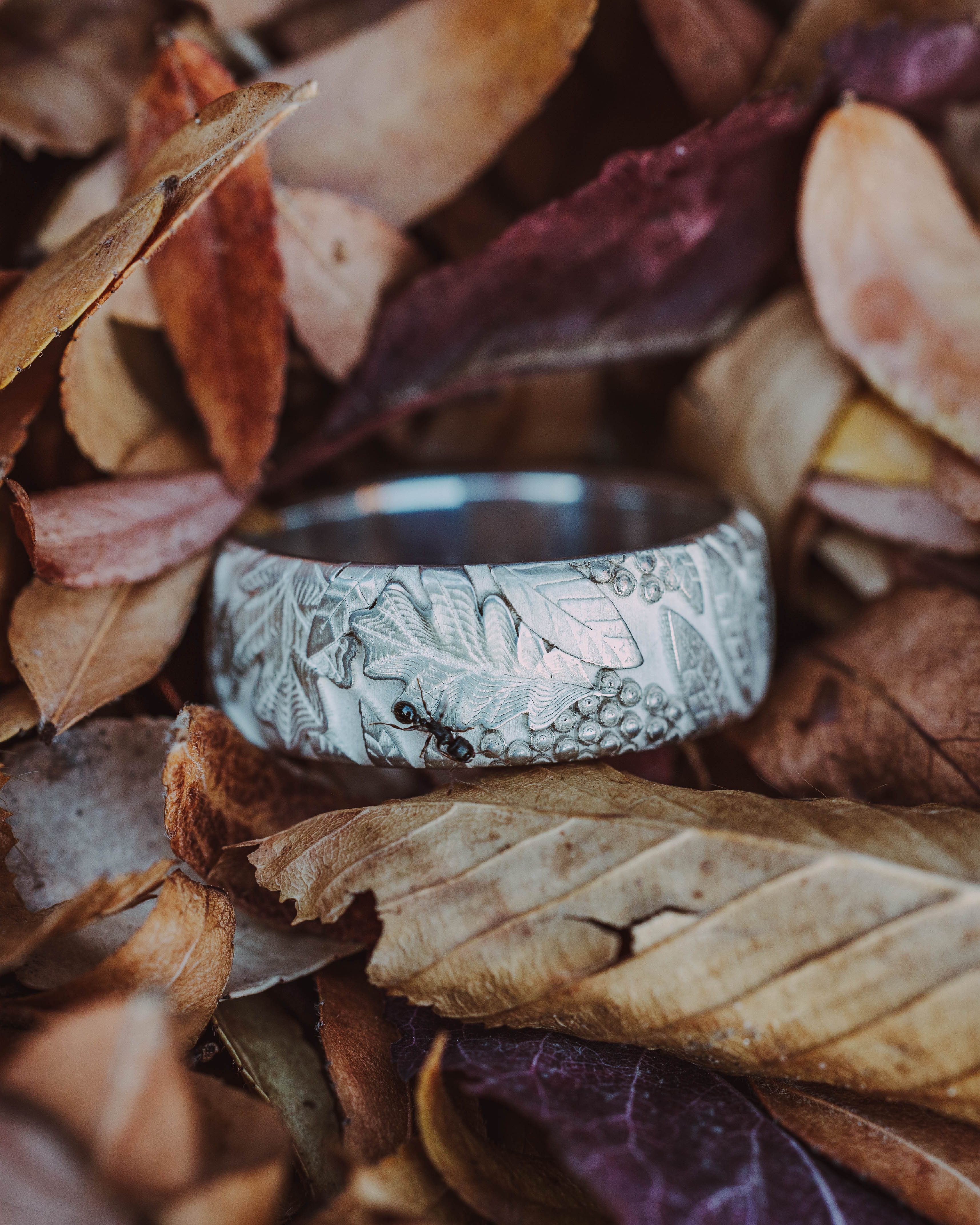 "OAK" - 3D ENGRAVED FOREST-INSPIRED WEDDING BAND-Staghead Designs