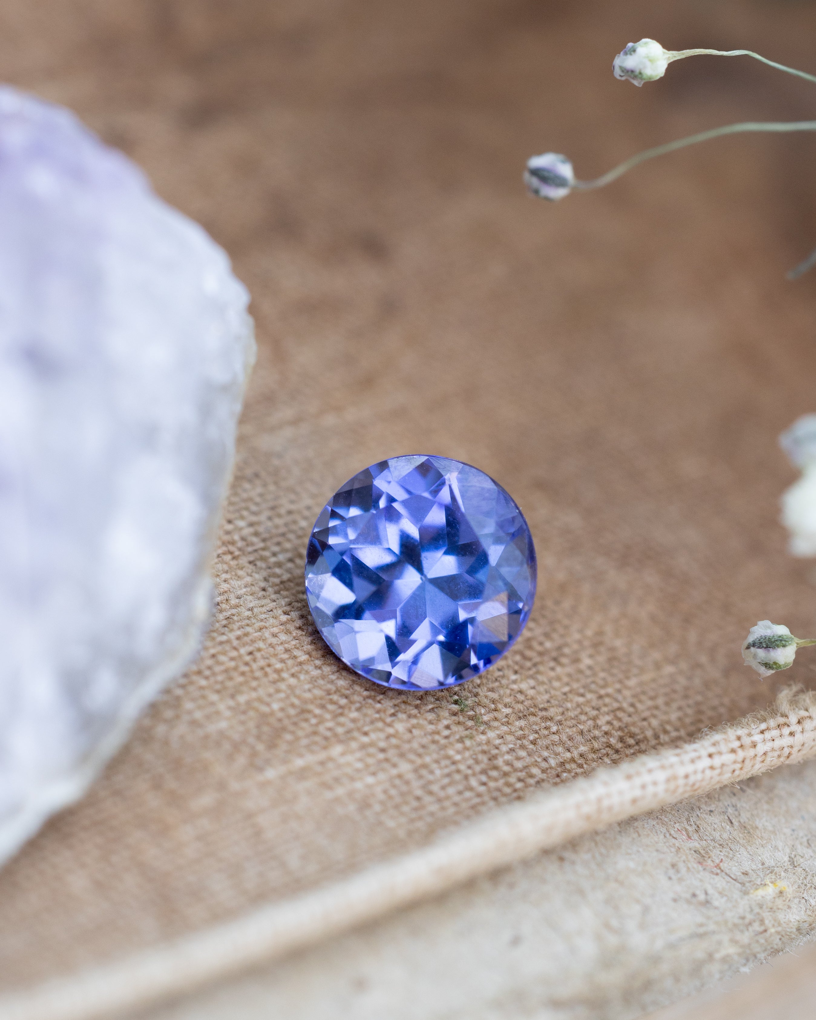 2ct 8x5.2mm Round Brilliant Cut Tanzanite-Staghead Designs