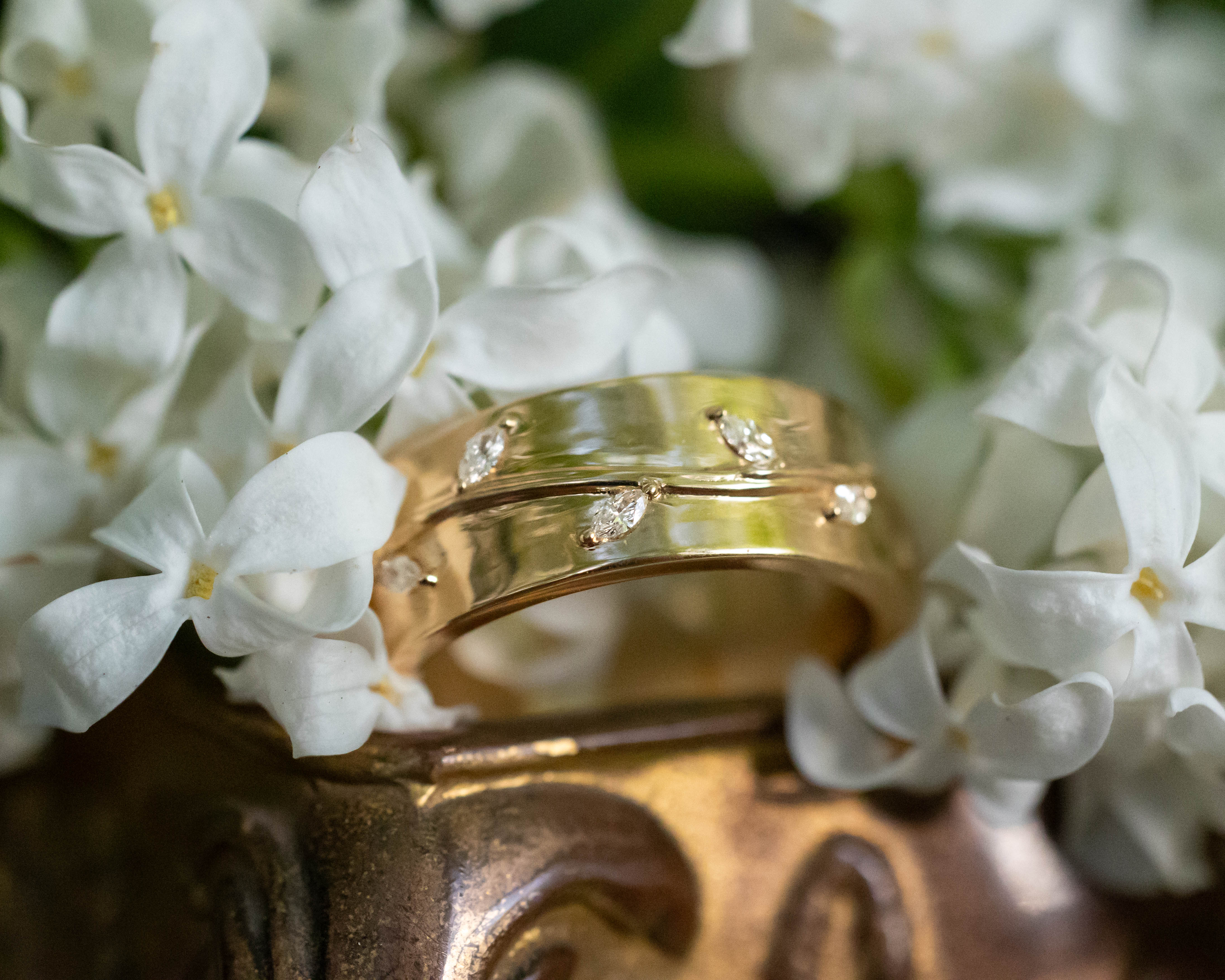 "ALWIN" - CUSTOM VINE EMBOSSED MEN'S WEDDING RING WITH LEAF-INSPIRED DIAMOND ACCENTS-Staghead Designs