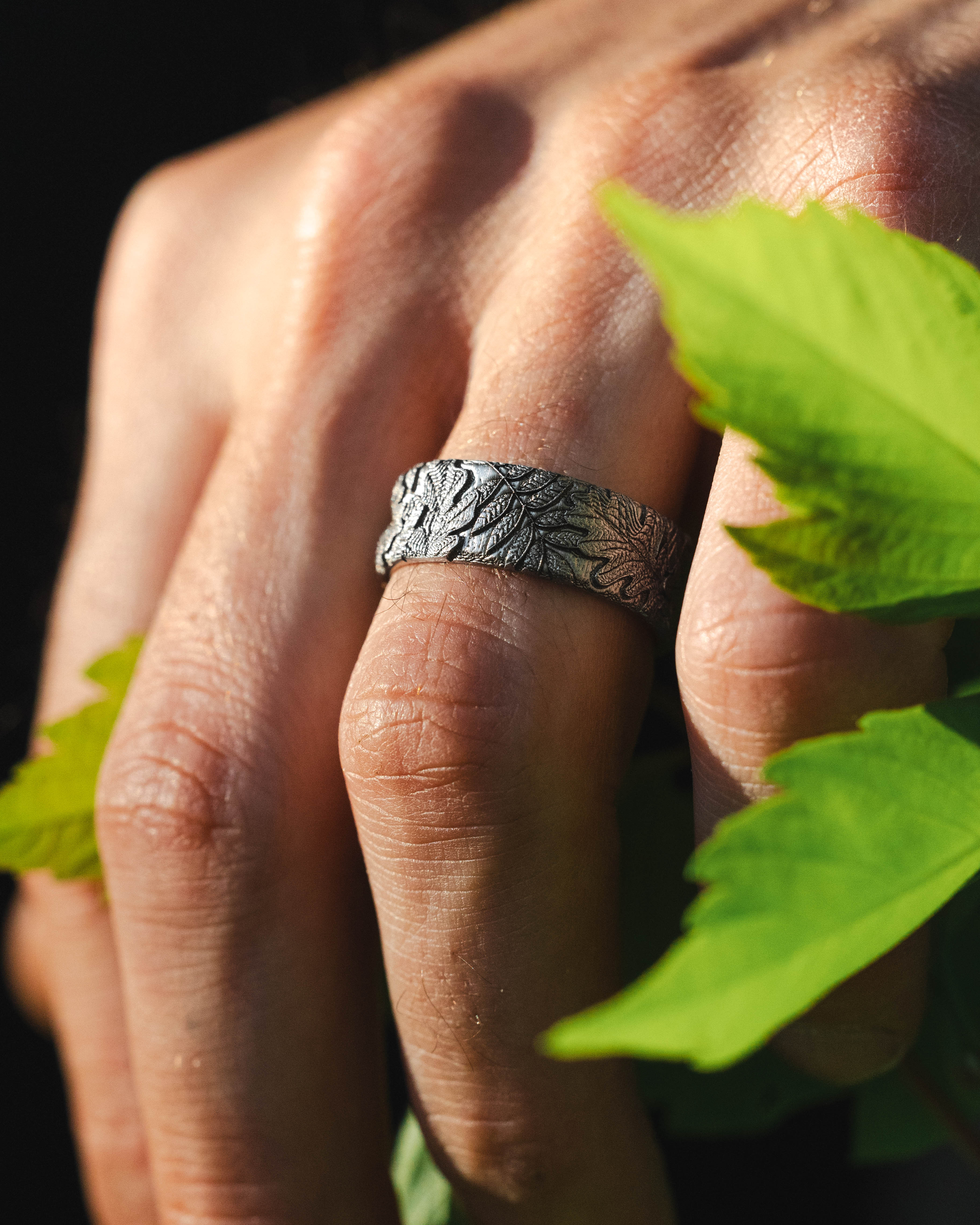 "OAK" - 3D ENGRAVED FOREST-INSPIRED WEDDING BAND-Staghead Designs