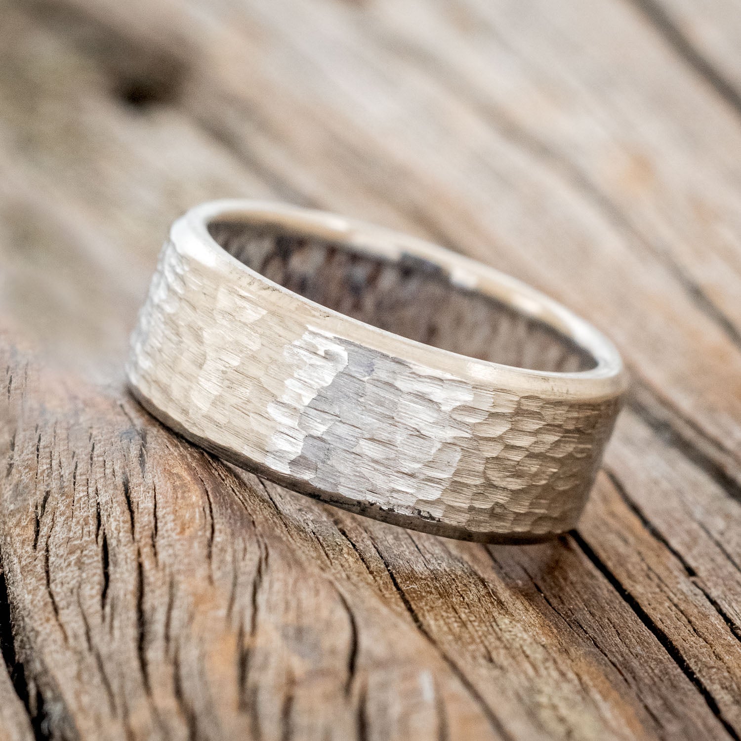 HAMMERED ANTLER LINED WEDDING RING-2