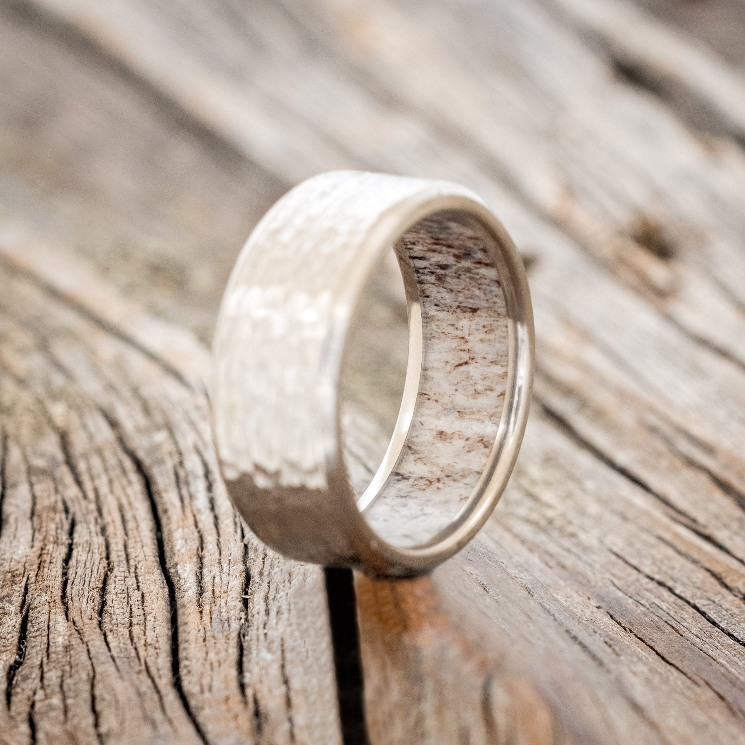 HAMMERED ANTLER LINED WEDDING RING-4