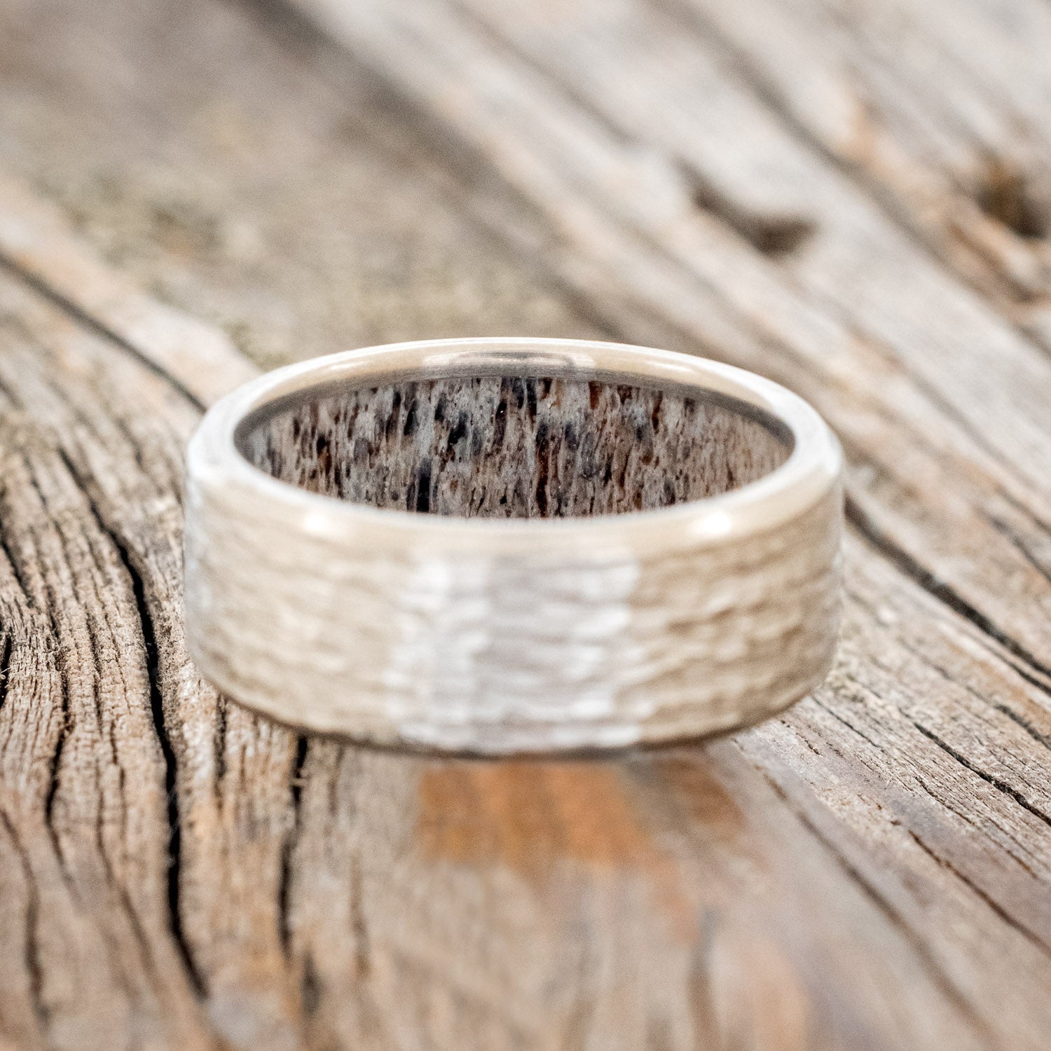 HAMMERED ANTLER LINED WEDDING RING-6