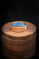 14K GOLD TURQUOISE LINED WEDDING BAND WITH CROSSHATCHED FINISH