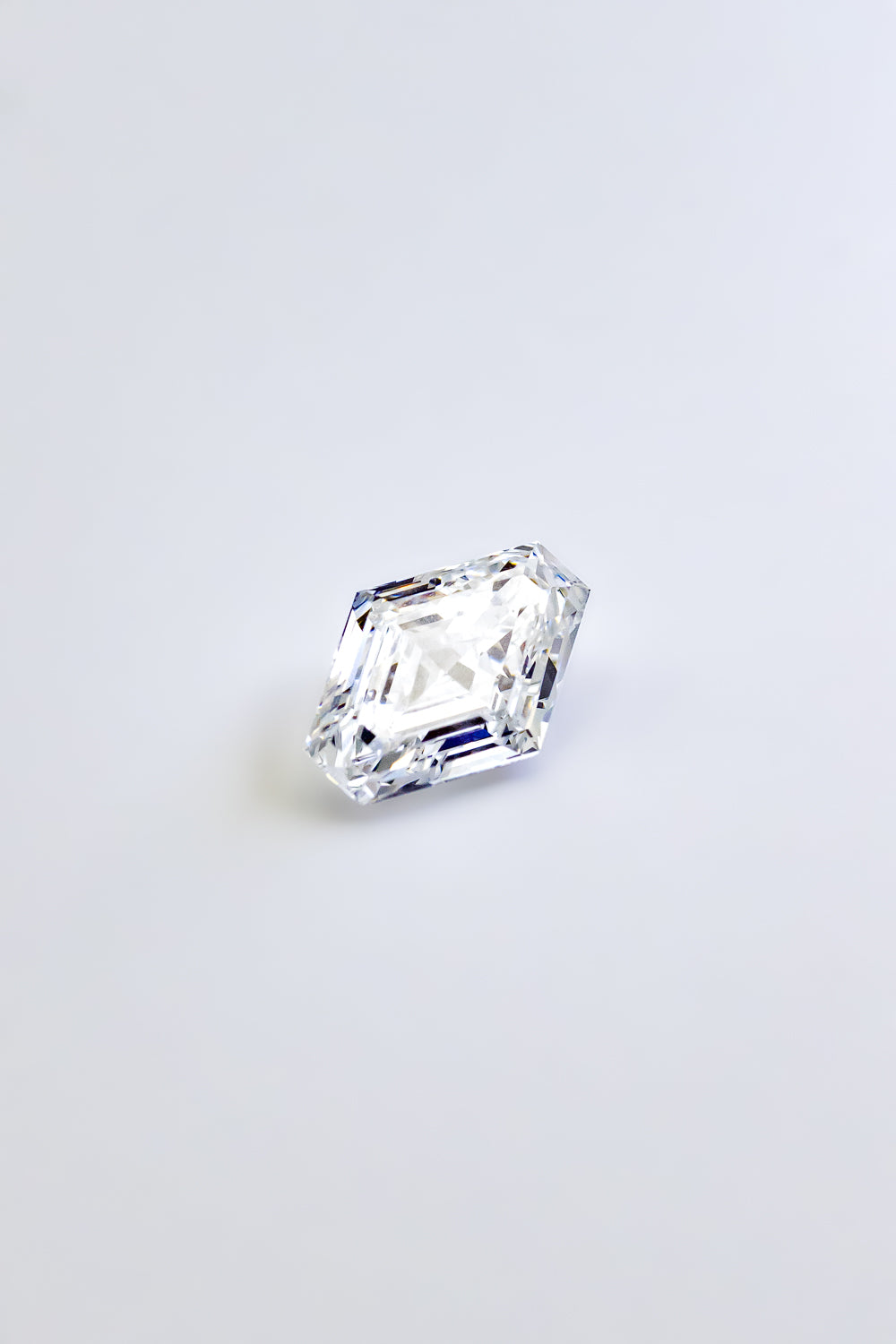 "KATARINA" - VVS2 GIA CERTIFIED DIAMOND - LOZENGE CUT-3
