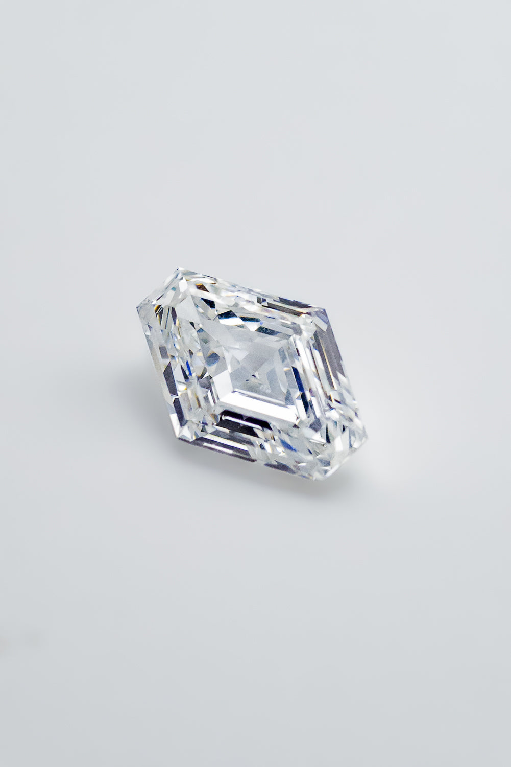 "KATARINA" - VVS2 GIA CERTIFIED DIAMOND - LOZENGE CUT-2