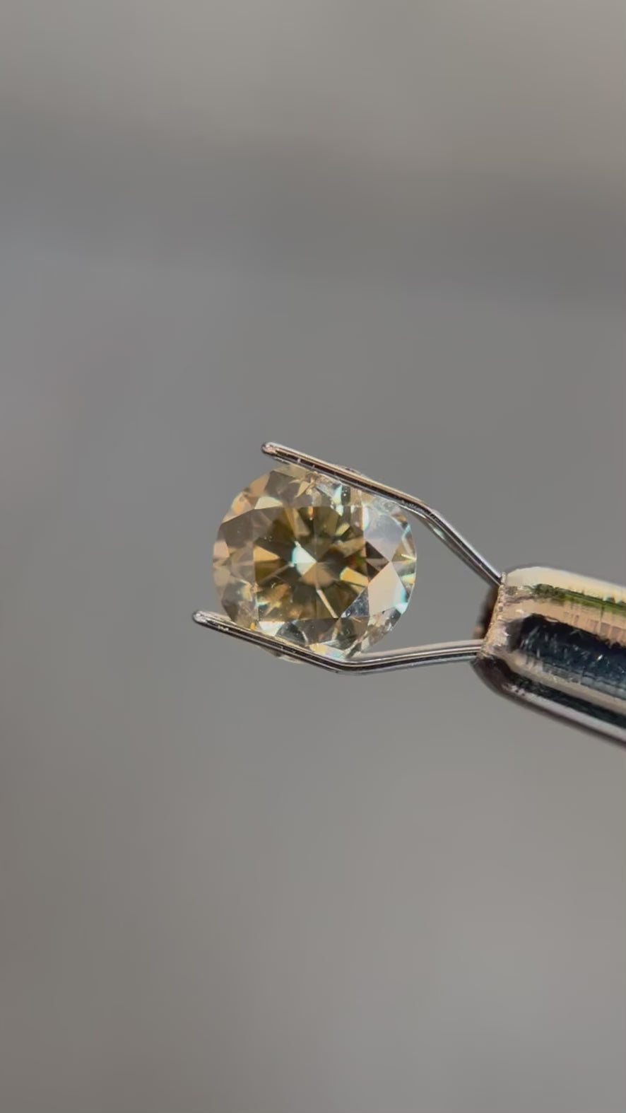 1.14ct 6.57mm ROUND BRILLIANT CUT CHAMPAGNE DIAMOND