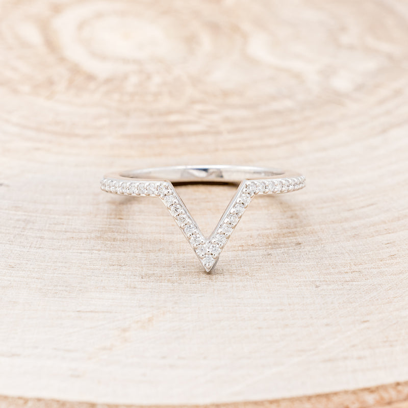 "JENNY FROM THE BLOCK" - TRIANGLE GREY MOISSANITE ENGAGEMENT RING WITH V-SHAPED DIAMOND BAND-17