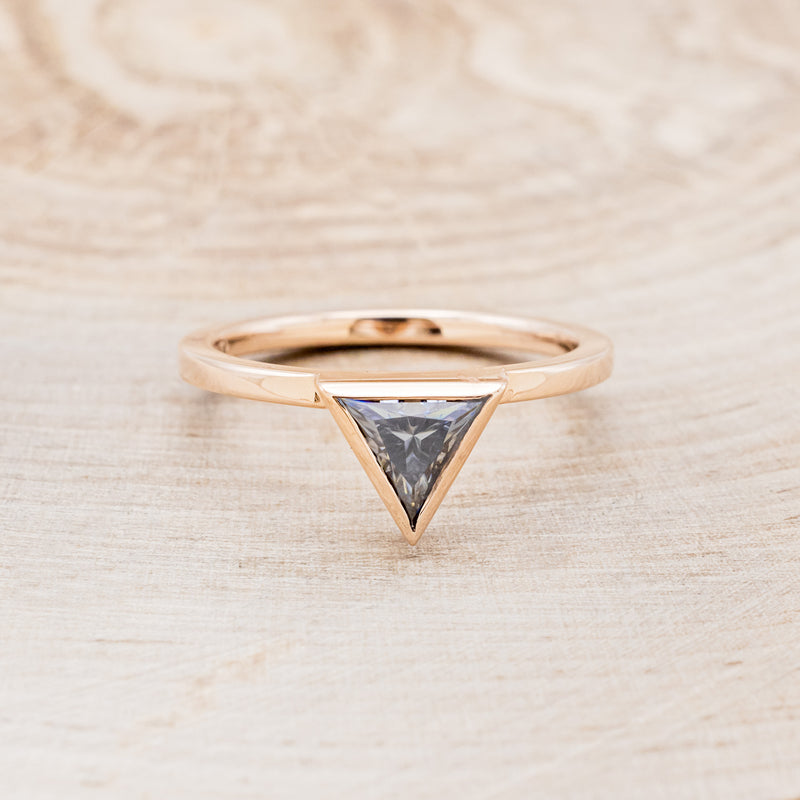 "JENNY FROM THE BLOCK" - TRIANGLE GREY MOISSANITE ENGAGEMENT RING WITH V-SHAPED DIAMOND BAND-46