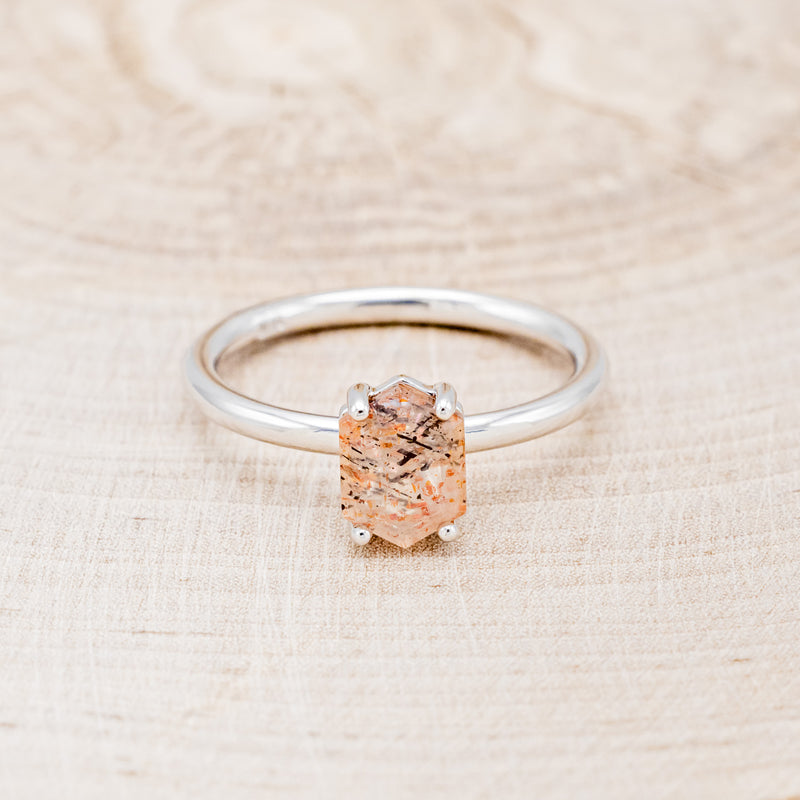 "AURUM" - LATTICE SUNSTONE SOLITAIRE ENGAGEMENT RING