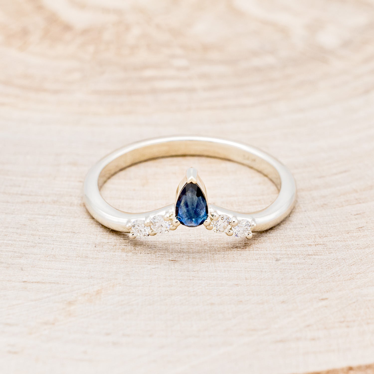 "BELLAMY" - V-SHAPED TRACER WITH PEAR-SHAPED SAPPHIRE-4