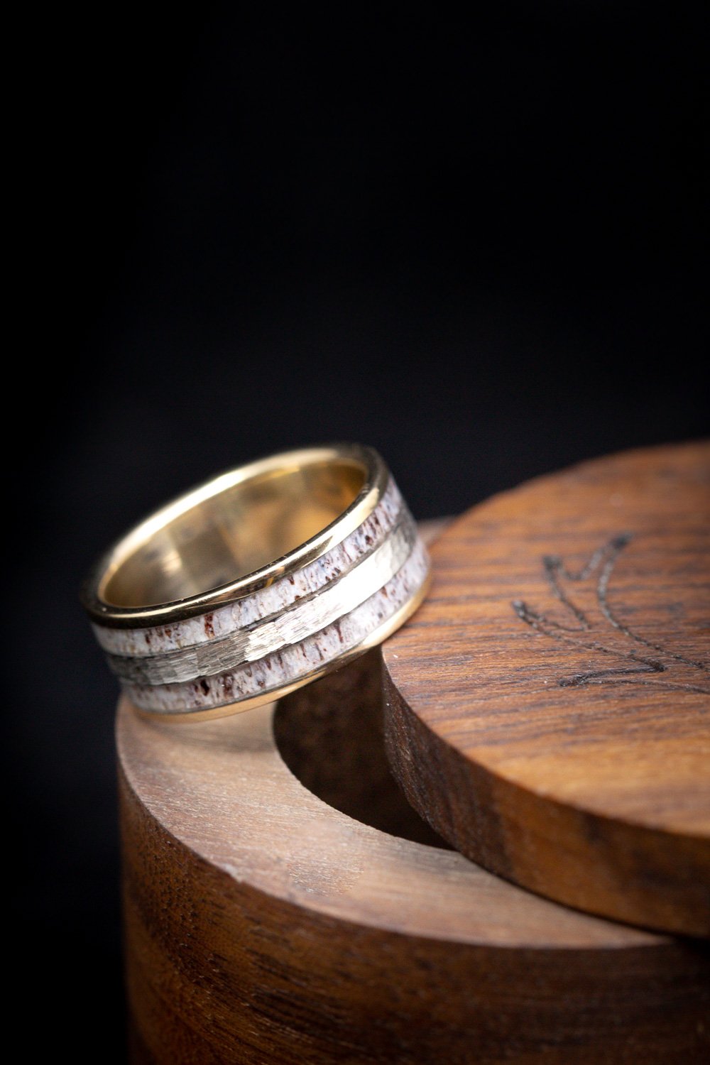 "RYDER" - ANTLER & HAMMERED GOLD INLAY WEDDING RING-7