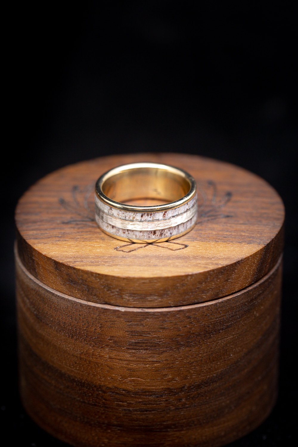 "RYDER" - ANTLER & HAMMERED GOLD INLAY WEDDING RING-8