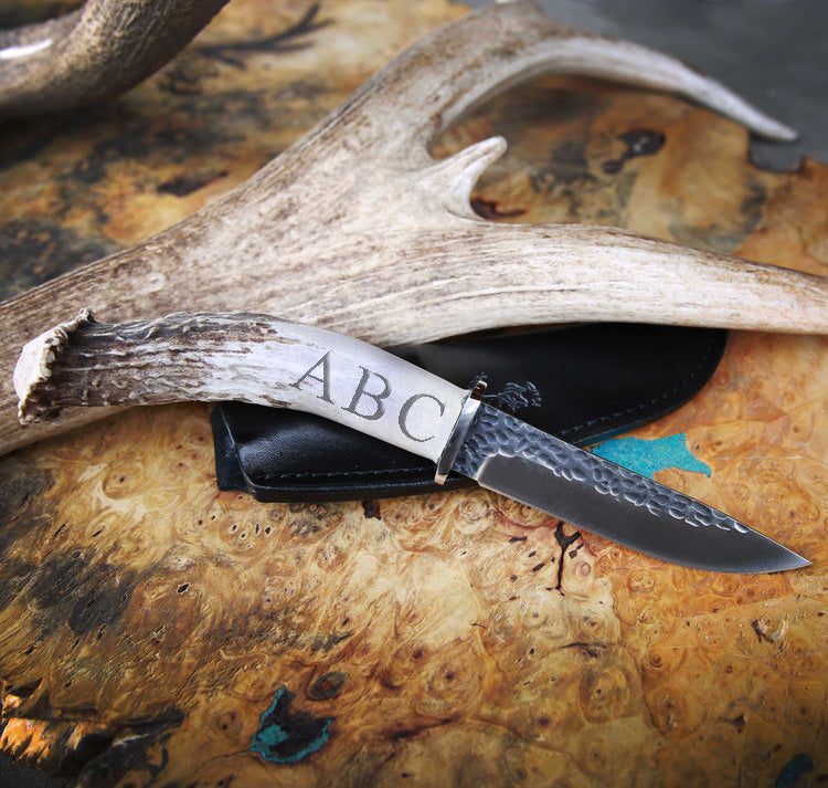 CUSTOMIZED STAGHEAD DESIGNS KNIFE - 4.5in HAMMERED BLADE & ANTLER HANDLE - Staghead Designs - Antler Rings By Staghead Designs