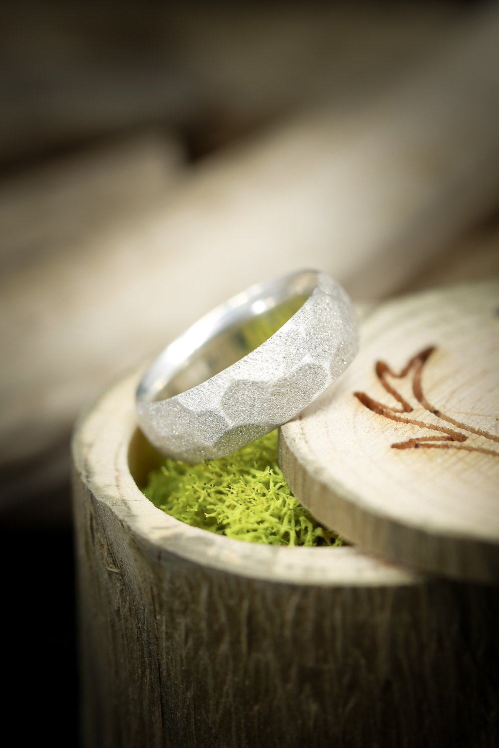 FACETED WEDDING RING WITH A SANDBLASTED FINISH-10