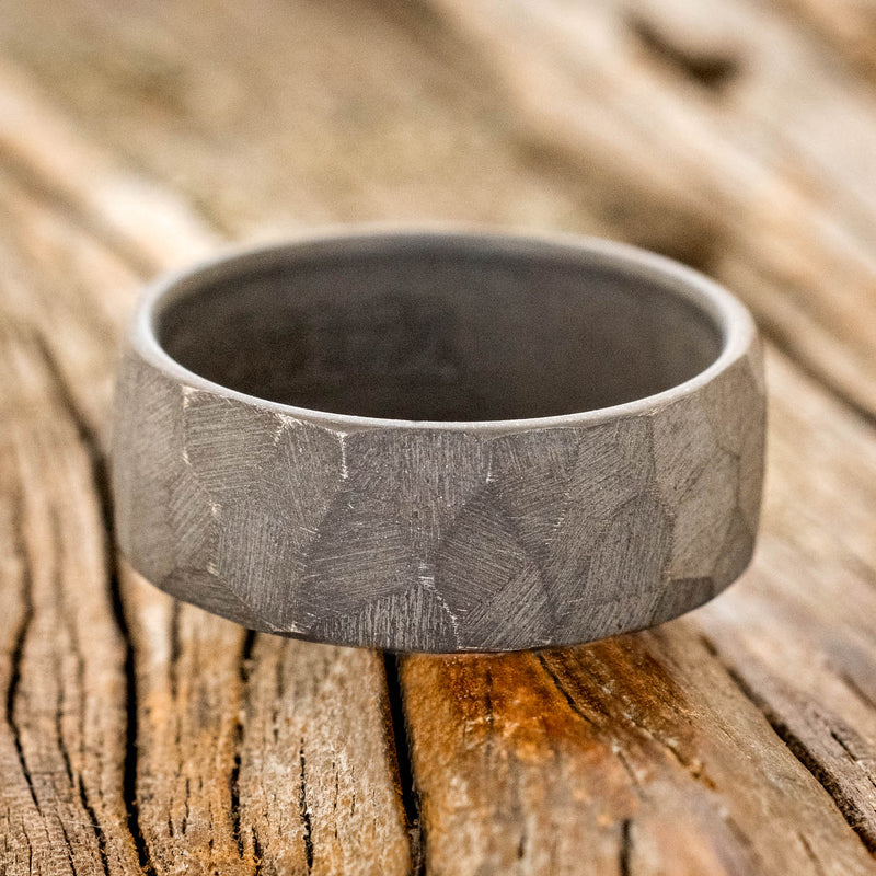 FACETED TITANIUM RING WITH A STONE-WASH FINISH